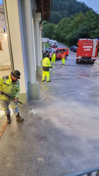 FF-Haus, Reinigungsarbeiten