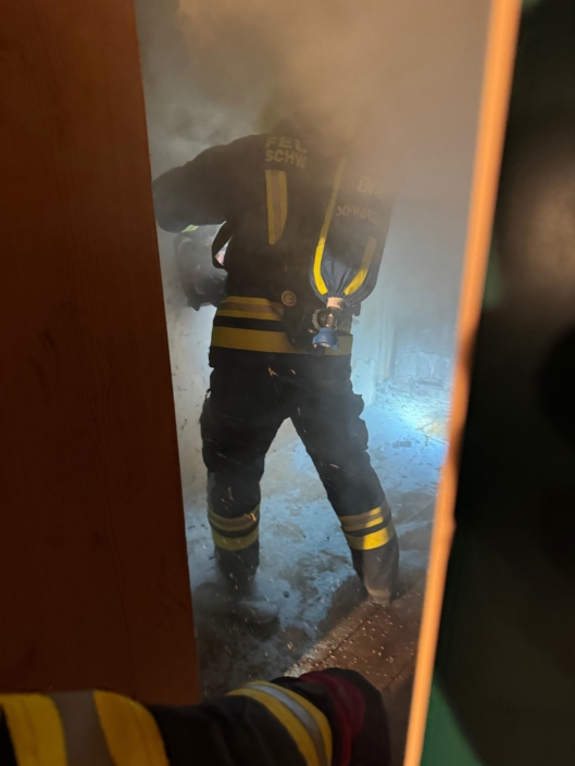 B2 Gebäudebrand 10.10.2025 Melkstatthütte-2